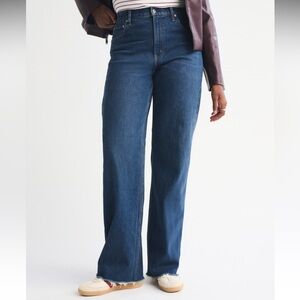 Abercrombie & Fitch High Rise 90s Relaxed Frayed Hem Jeans